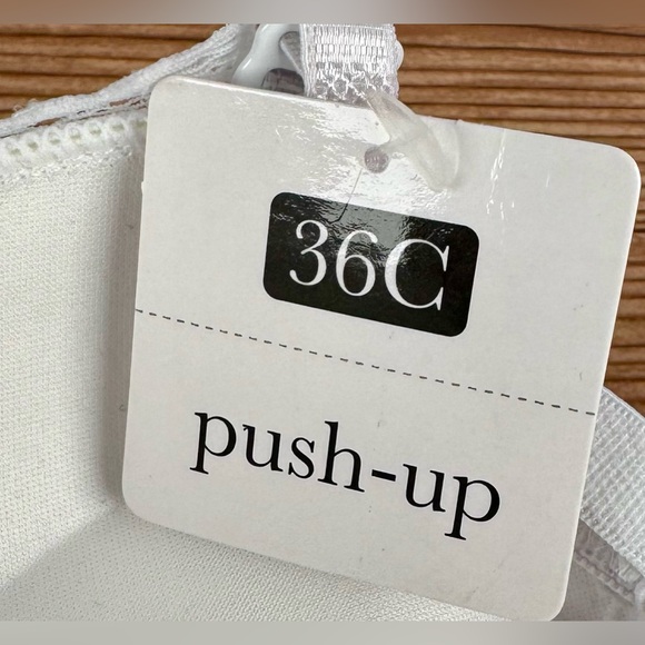 NWT Women’s White Lace Push Up Bra 36C Convertible Straps (ONLY ONE) - Picture 3 of 6